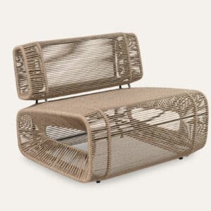 Poltrona Covo com estrutura de alumínio e revestida com Corda Náutica.